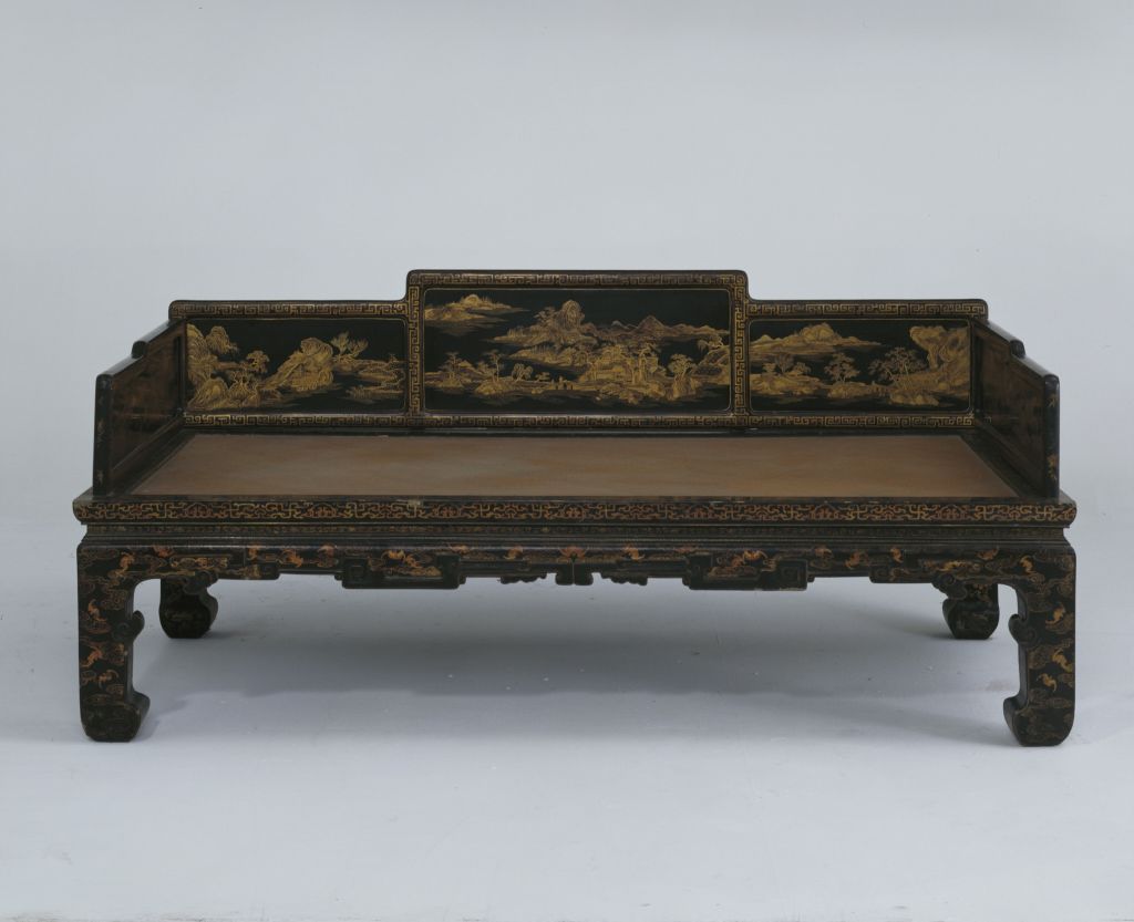 【紫漆描金山水图床】